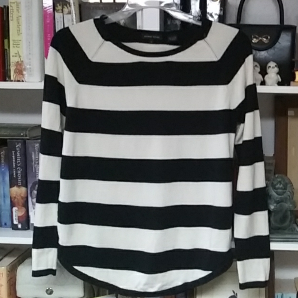 JEANNE PIERRE Crew Neck Sweater Size Small